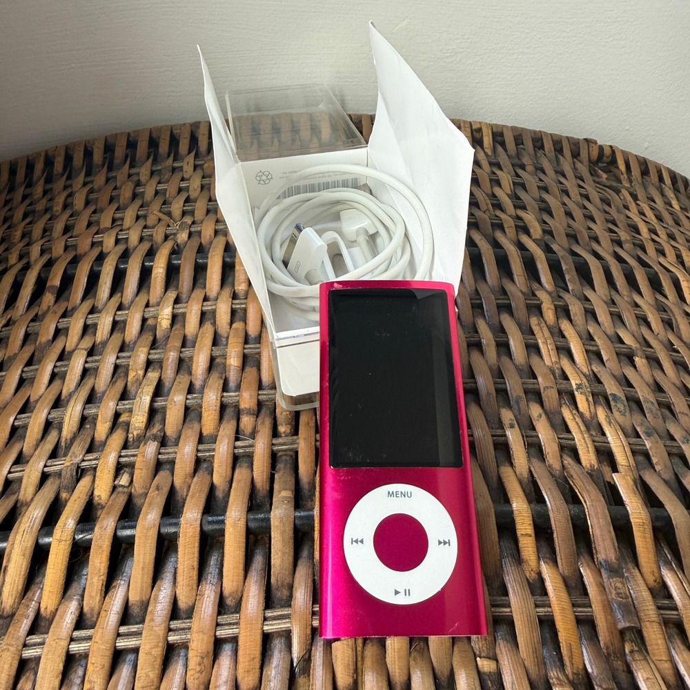 Apple iPod Nano 5th Generation 8GB Pink A1320 Needs Battery